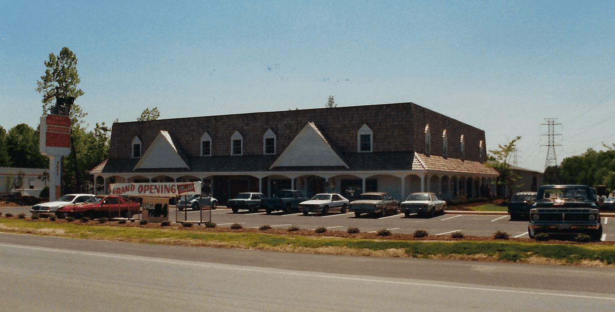 1987 Colonial Kitchens